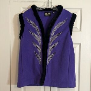 Bob Macke Wearable Art Women’s L Feather Detail Faux Fur Trim Purple Vest H1
